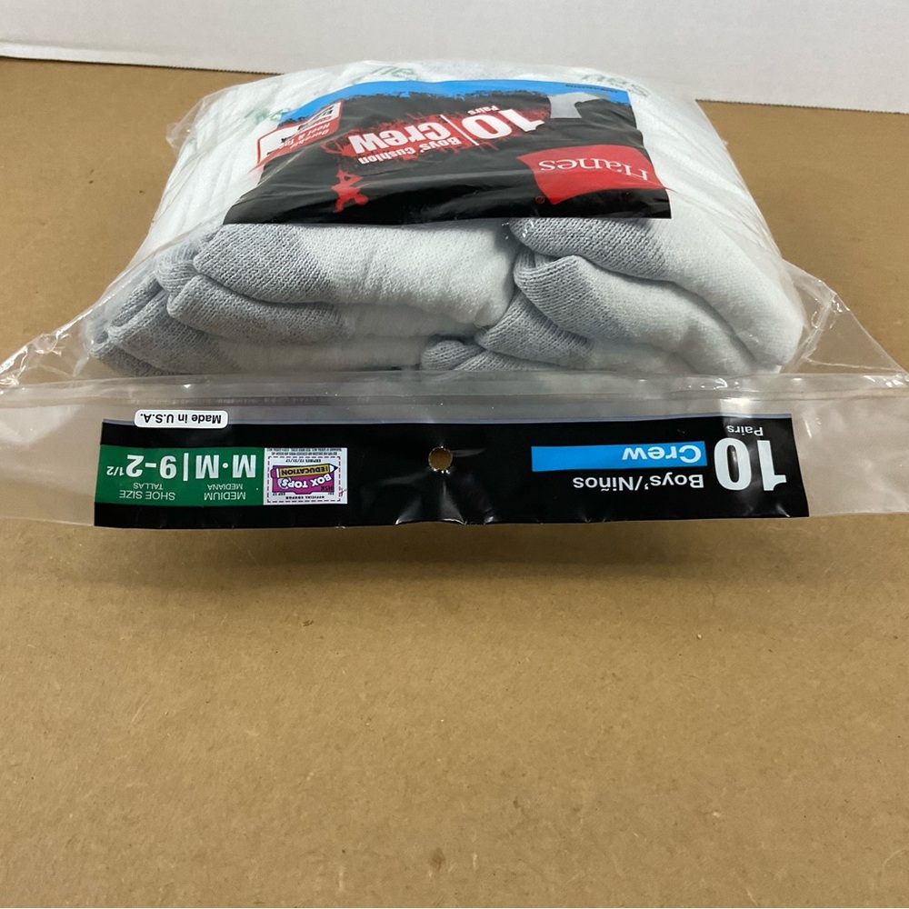 NEW Hanes 10 Pairs Boy Crew Stock - Picture 2 of 7